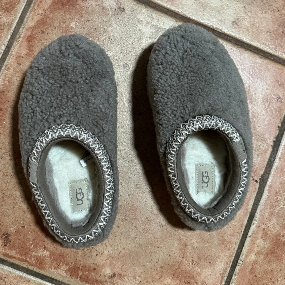 UGG Tasman II Curly Sheepskin Slippers Charcoal Grey 1167810K KIDS Size 13